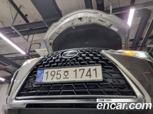 Lexus UX250h 2022 — Şəkil 3/3