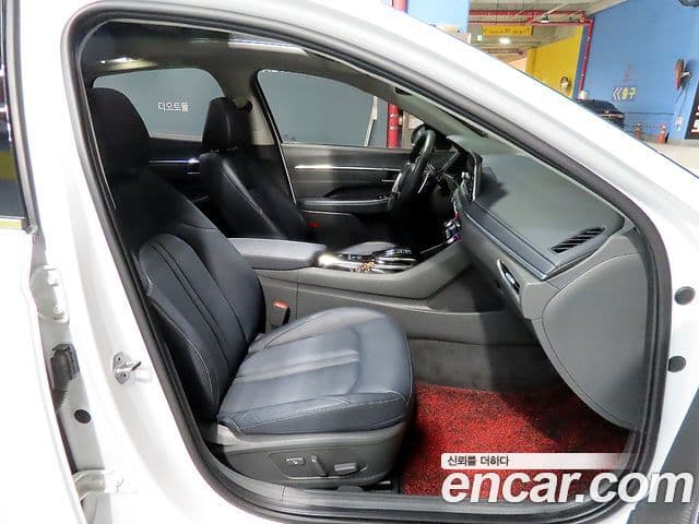 Hyundai Sonata 2022 — ფოტო 6/20