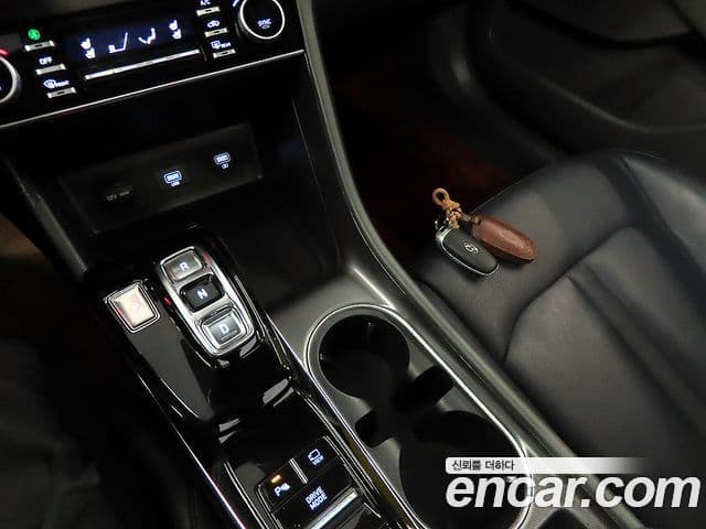 Hyundai Sonata 2022 — ფოტო 13/20