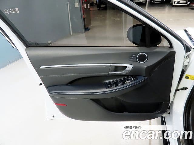 Hyundai Sonata 2022 — ფოტო 14/20