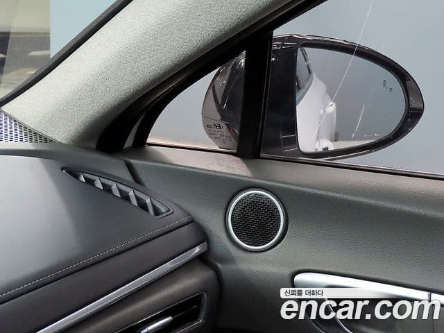 Hyundai Sonata 2022 — ფოტო 16/20