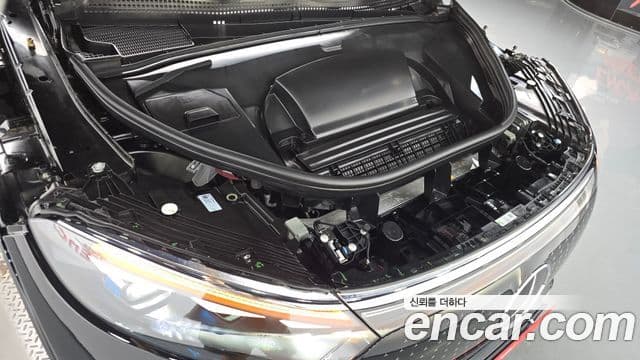 Mercedes-Benz EQS SUV 2023 — Photo 7/36
