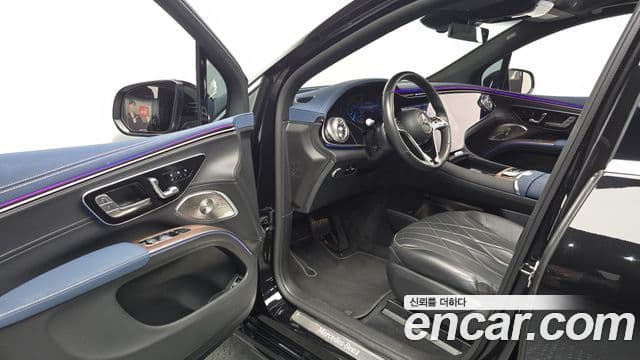 Mercedes-Benz EQS SUV 2023 — Photo 13/36