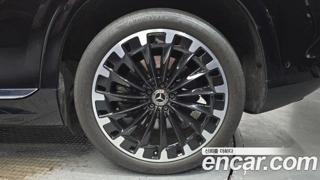 Mercedes-Benz EQS SUV 2023 — Photo 1/36