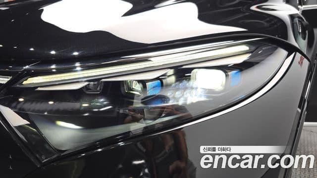 Mercedes-Benz EQS SUV 2023 — Photo 6/36