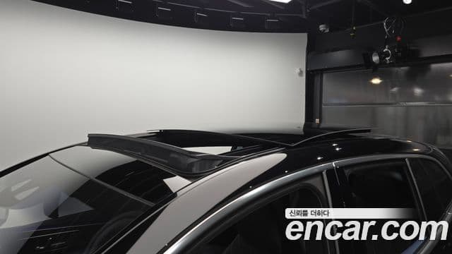Mercedes-Benz EQS SUV 2023 — Photo 28/36