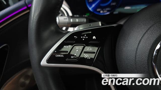 Mercedes-Benz EQS SUV 2023 — Photo 18/36