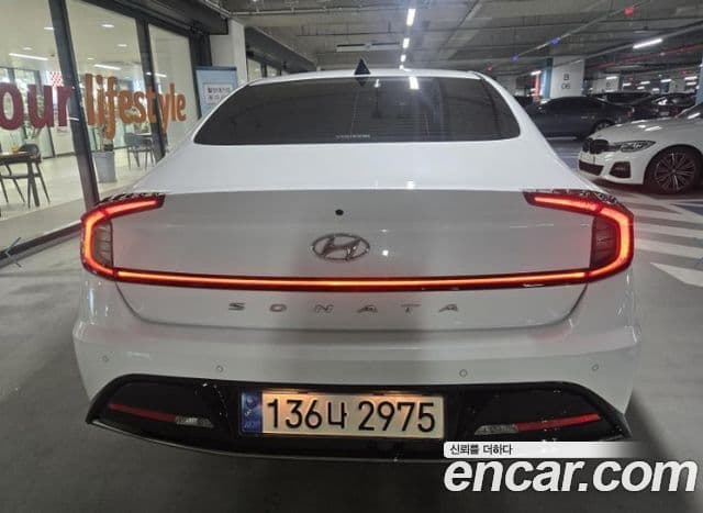 Hyundai Sonata 2021 — ფოტო 2/17