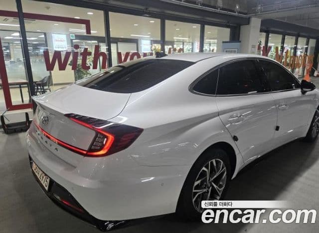 Hyundai Sonata 2021 — ფოტო 4/17