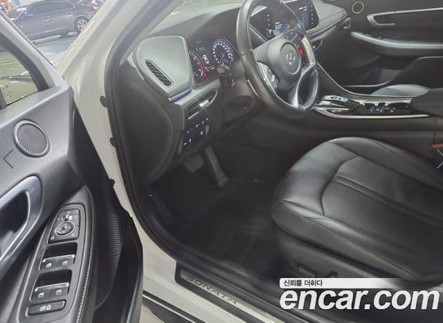 Hyundai Sonata 2021 — ფოტო 9/17