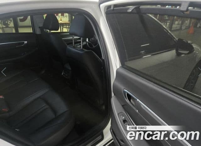 Hyundai Sonata 2021 — ფოტო 14/17