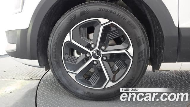 Kia Niro 2025 — Фото 4/20