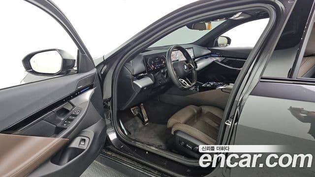 BMW 5 Series 2024 — Şəkil 10/20