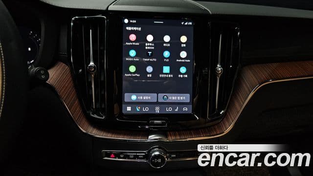 Volvo XC60 2025 — Фото 18/20