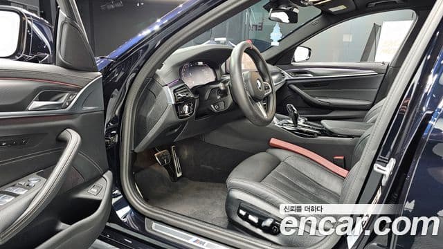BMW 5 Series 2023 — Şəkil 10/20