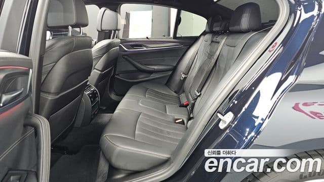 BMW 5 Series 2023 — Şəkil 12/20