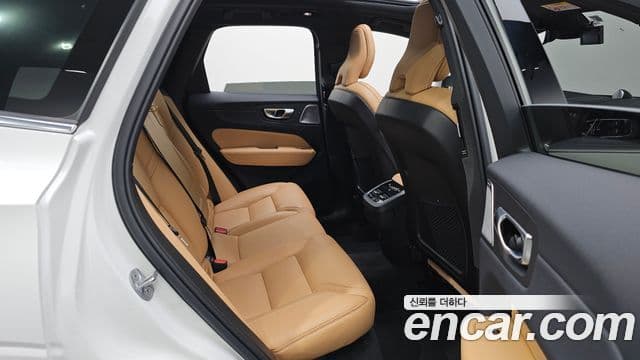 Volvo XC60 2024 — ფოტო 12/20