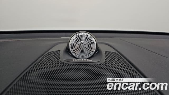 Volvo XC60 2024 — ფოტო 19/20