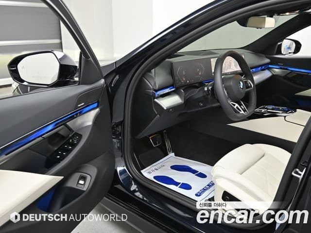 BMW 5 Series 2025 — Фото 13/20