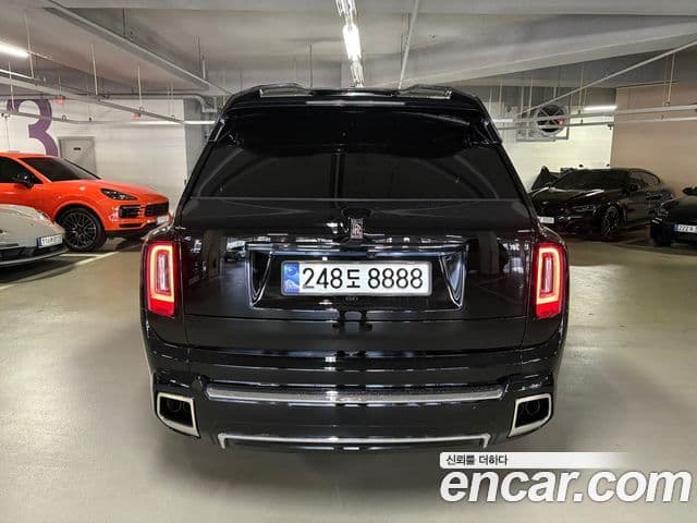 Rolls-Royce Cullinan 2019 — ფოტო 5/19