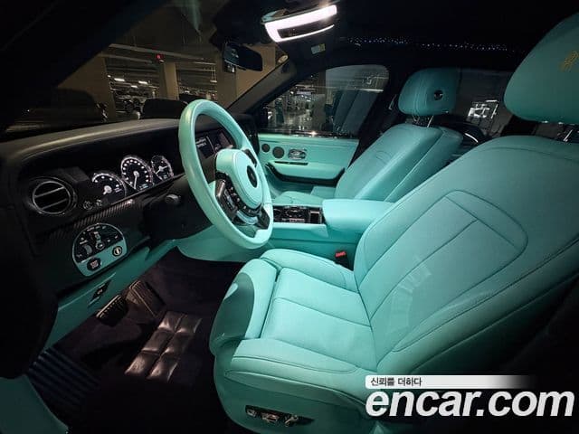 Rolls-Royce Cullinan 2019 — ფოტო 14/19