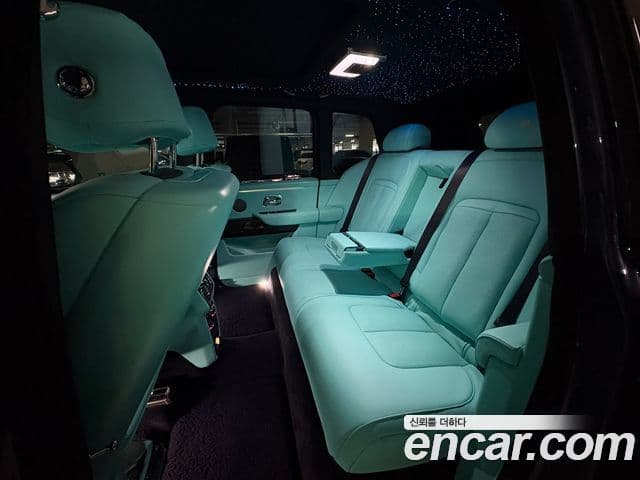 Rolls-Royce Cullinan 2019 — ფოტო 16/19