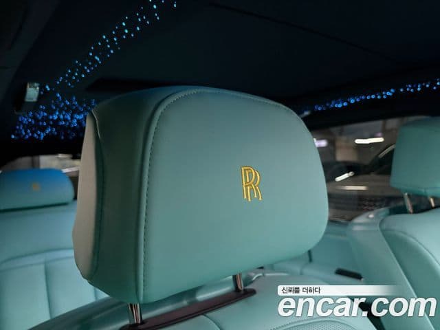 Rolls-Royce Cullinan 2019 — ფოტო 18/19