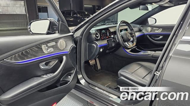 Mercedes-Benz E-Class 2022 — Şəkil 10/20