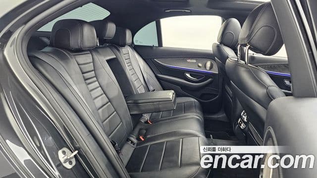 Mercedes-Benz E-Class 2022 — Şəkil 12/20