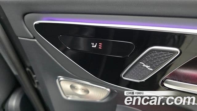 Mercedes-Benz GLC-Class 2025 — Фото 18/20