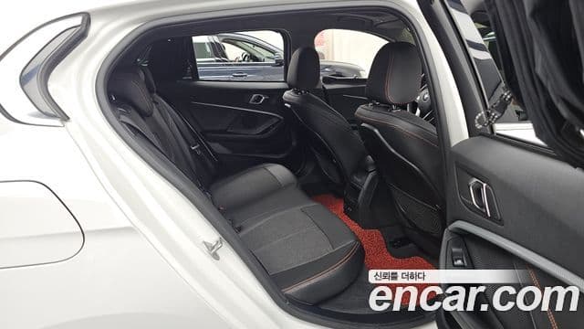 BMW 1 Series 2021 — Şəkil 12/20