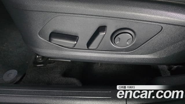 Kia Sportage 2022 — ფოტო 19/20