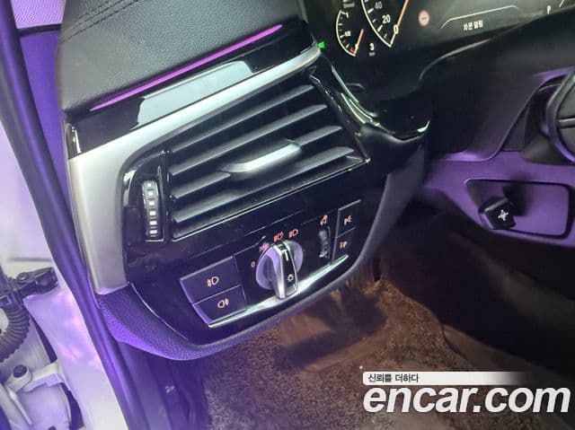 BMW 5 Series 2019 — Şəkil 11/20