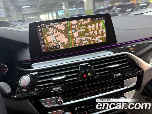 BMW 5 Series 2019 — Şəkil 13/20