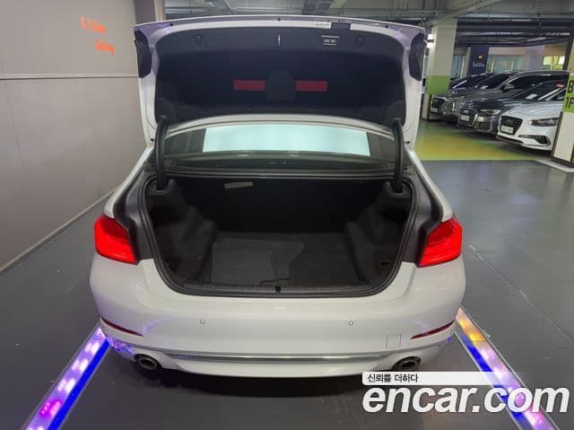 BMW 5 Series 2019 — Şəkil 19/20