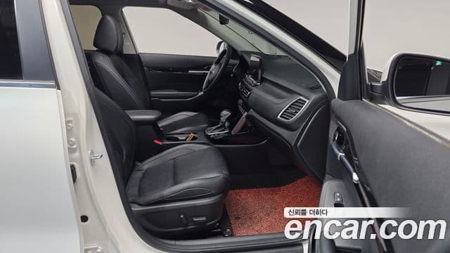 Kia Seltos 2020 — фото 11 из 20