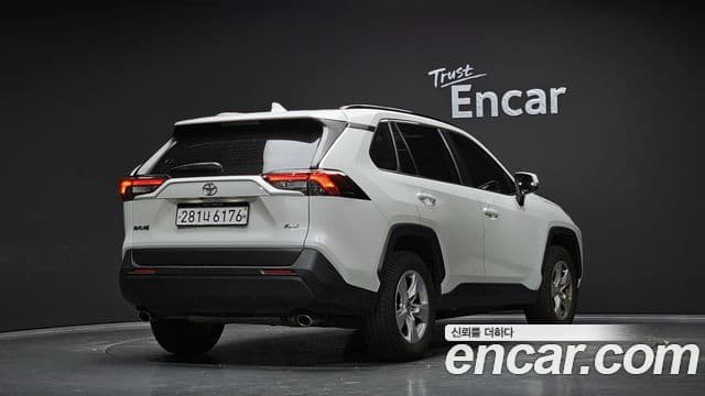 Toyota RAV4 2019 — Şəkil 2/20
