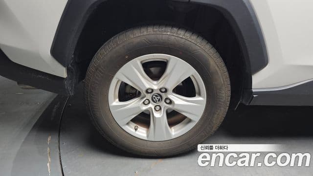 Toyota RAV4 2019 — Şəkil 5/20