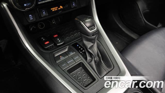 Toyota RAV4 2019 — Şəkil 9/20