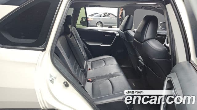 Toyota RAV4 2019 — Şəkil 11/20