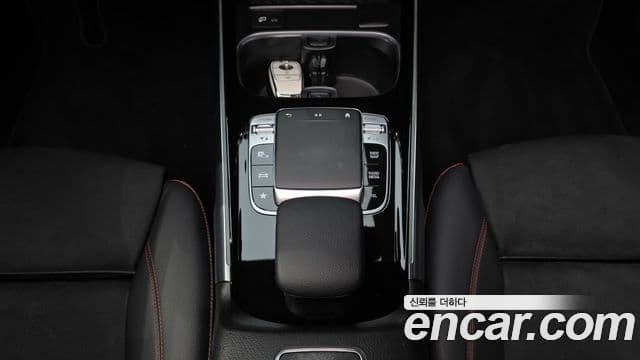 Mercedes-Benz GLB-Class 2020 — ფოტო 9/20