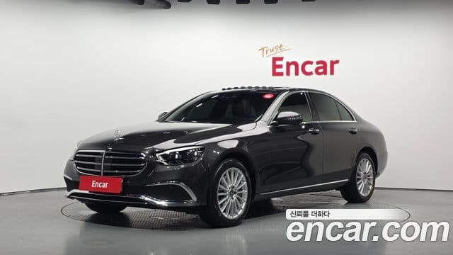 Mercedes-Benz E-Class 2023 — ფოტო 1/20