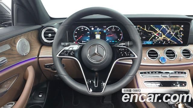 Mercedes-Benz E-Class 2023 — ფოტო 12/20