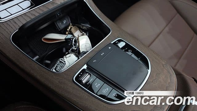 Mercedes-Benz E-Class 2023 — фото 15 из 20
