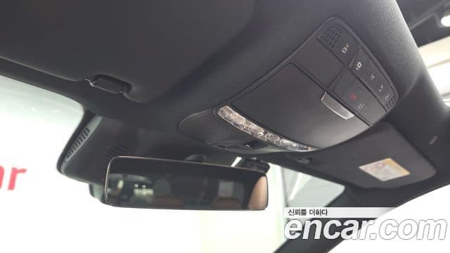 Mercedes-Benz E-Class 2023 — ფოტო 19/20