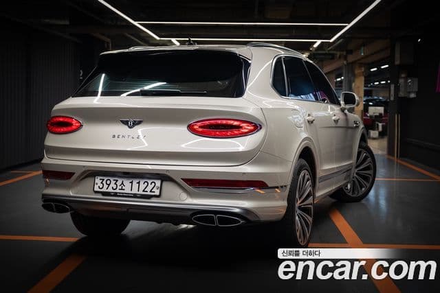 Bentley Bentayga 2025 — Şəkil 3/9