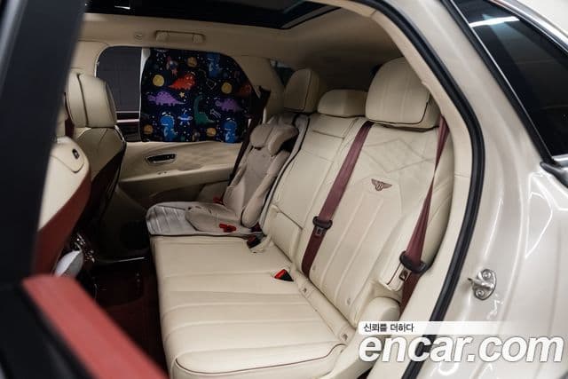 Bentley Bentayga 2025 — Şəkil 8/9