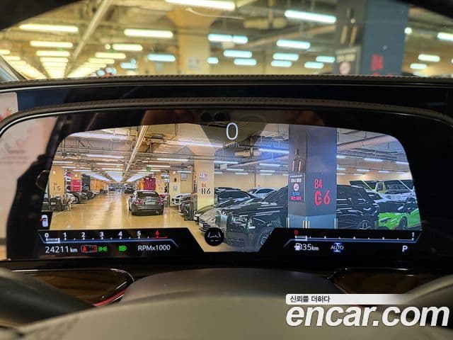 Cadillac Escalade 2023 — фото 8 из 20