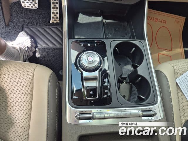 Kia Carnival 2024 — Şəkil 16/20
