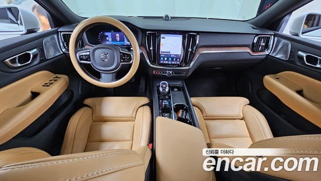 Volvo V60 Cross Country 2023 — ფოტო 7/20